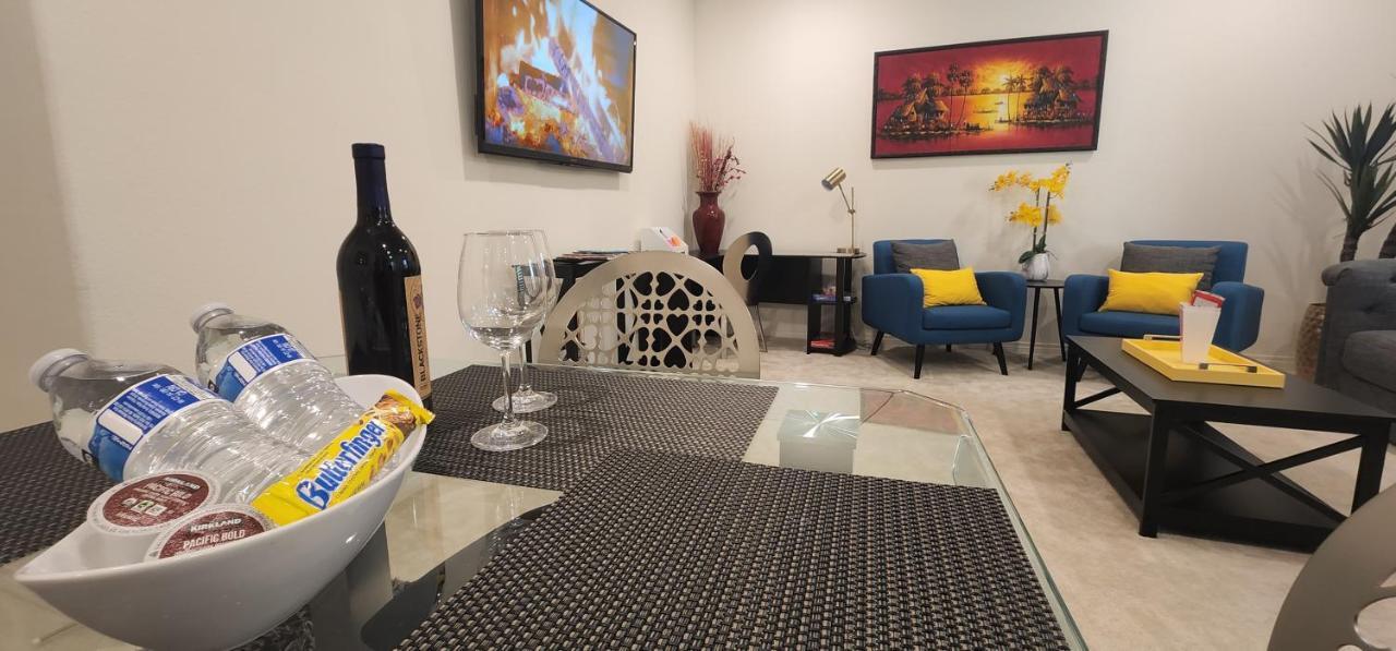Private Lux Apartment In A New Community Fontana Exterior photo