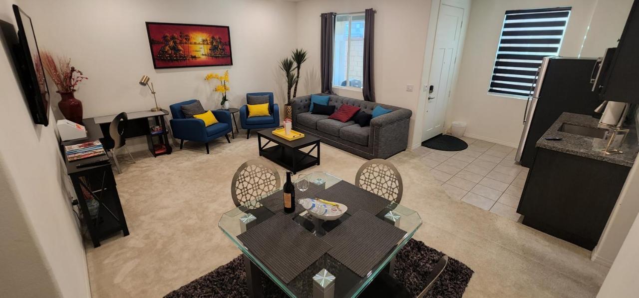 Private Lux Apartment In A New Community Fontana Exterior photo