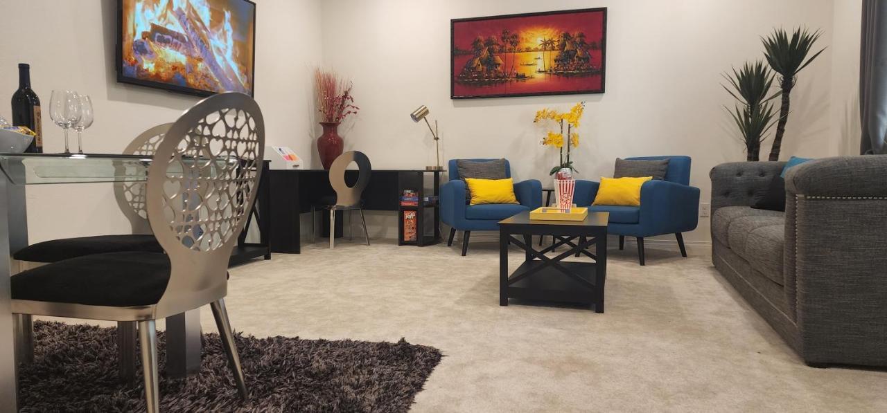 Private Lux Apartment In A New Community Fontana Exterior photo